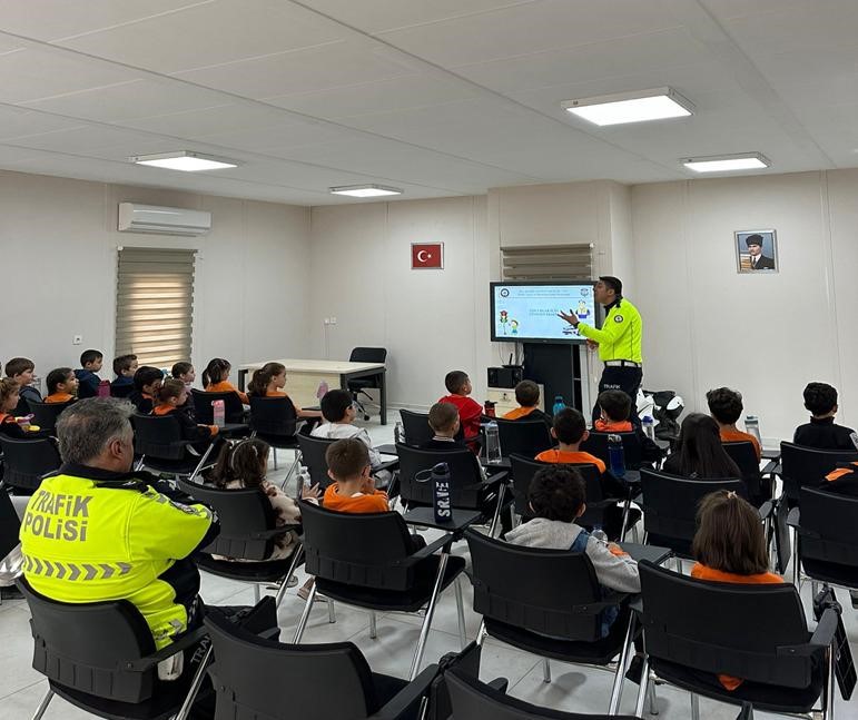 Balıkesir Büyükşehir Belediyesi, 7 ilkokulda yaklaşık 900 öğrenciye trafik eğitimi