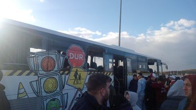 İzmir'den Beşiktaş maçı için İstanbul'a giden Göztepeli taraftarlarla, Balıkesir'den Kocaeli'ye