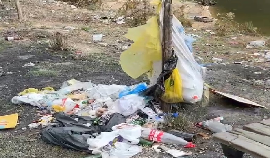 Balıkesir’in Erdek ilçesindeki Kağıdağ Yarımadası’nda bulunan gölet ve manastır çevresi,