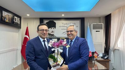 Bandırma Belediye Başkanı Dursun Mirza, 24 Kasım Öğretmenler Günü dolayısıyla