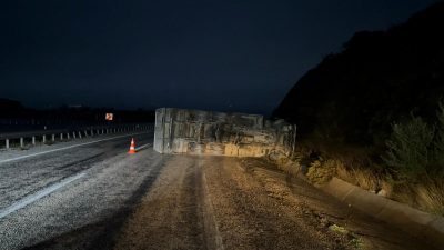 Gönen-Bandırma yolu Taştepe mevkiinde, akşamüstü saatlerinde bir kamyon kazası meydana