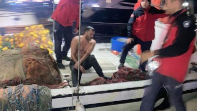 Balıkesir’in Erdek ilçesinde, akşam saatlerinde limanda meydana gelen olayda, yürüyüş