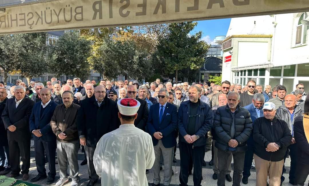 Bandırma Tuhafiyeciler Odası Başkanı Adnan Gemici'nin 84 yaşındaki annesi Bagiye