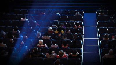 Türkiye'deki sinema salonlarında bu hafta 8 film vizyona girdi. İşte,