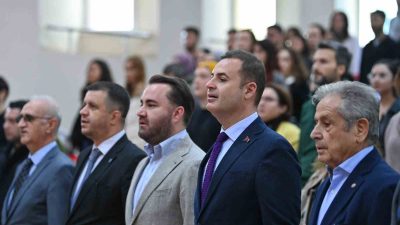 Türkiye’nin geleceğinin gençler olduğunu söyleyen Balıkesir Büyükşehir Belediye Başkanı Ahmet