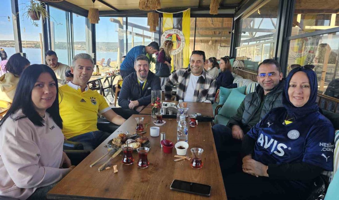 Balıkesir’in Bandırma ilçesinde Fenerbahçe’ye gönül veren taraftarların oluşturduğu “Harbi Fenerbahçeliler”