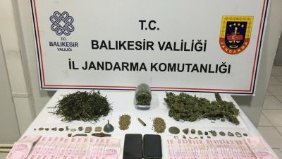 Balıkesir’de jandarma ekipleri 12 ilçede gerçekleştirdikleri uyuşturucu operasyonunda 4 bin