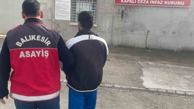 Balıkesir’de polis ekipleri aranan şahıslara yönelik gerçekleştirdiği eş zamanlı operasyonda