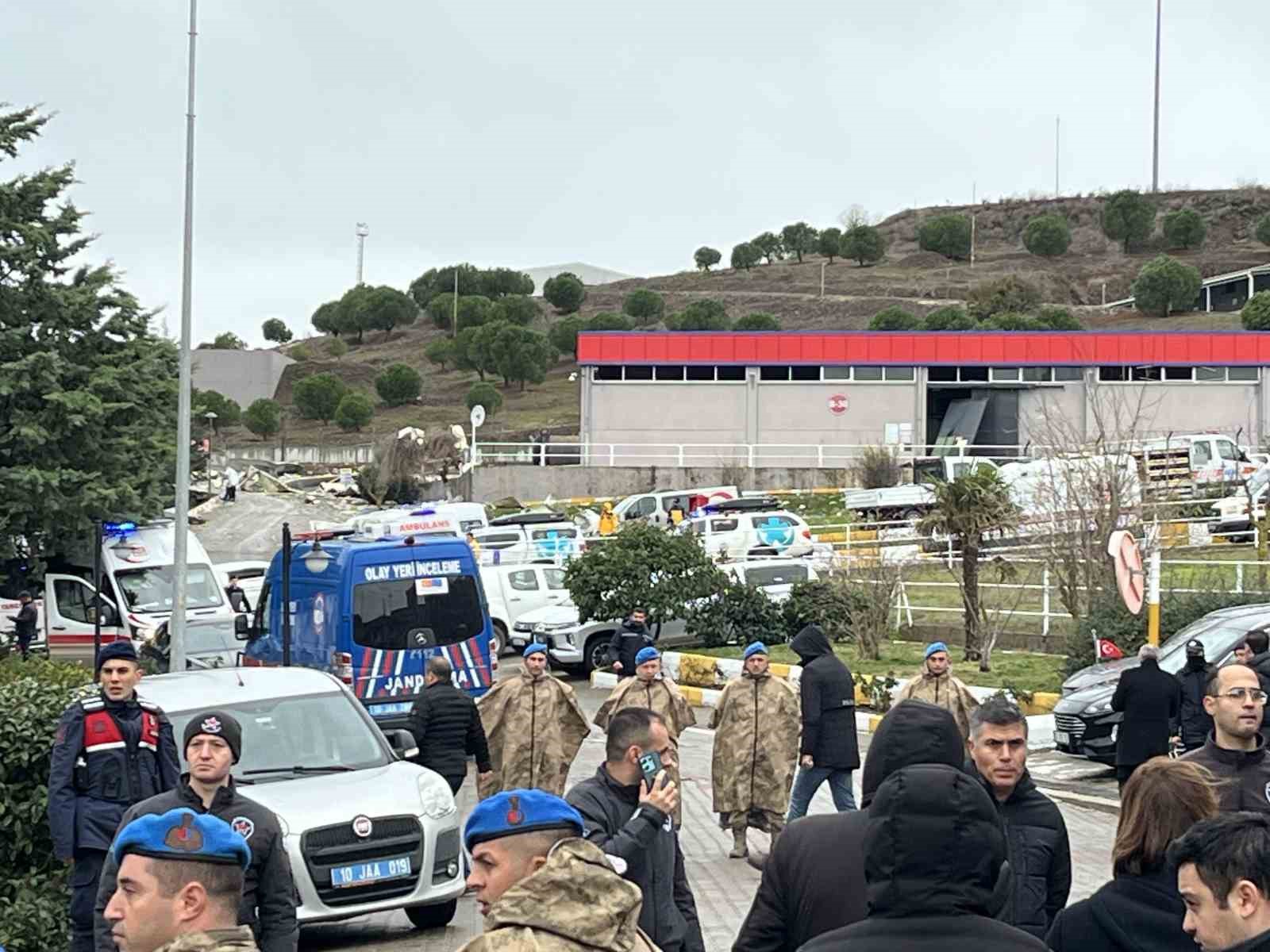 Balıkesir Valisi İsmail Ustaoğlu, mühimmat fabrikasındaki patlamada 12 kişinin hayatını