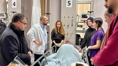 Balıkesir’de okul servisi ile tırın çarpıştığı kazada çok sayıda öğrencinin