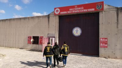 Balıkesir’in Bandırma ilçesinde, İlçe Emniyet Müdürlüğü ekipleri tarafından gerçekleştirilen operasyonla,