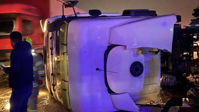 Balıkesir’in Susurluk ilçesinde meydana gelen trafik kazasında, direksiyon hakimiyetini kaybeden