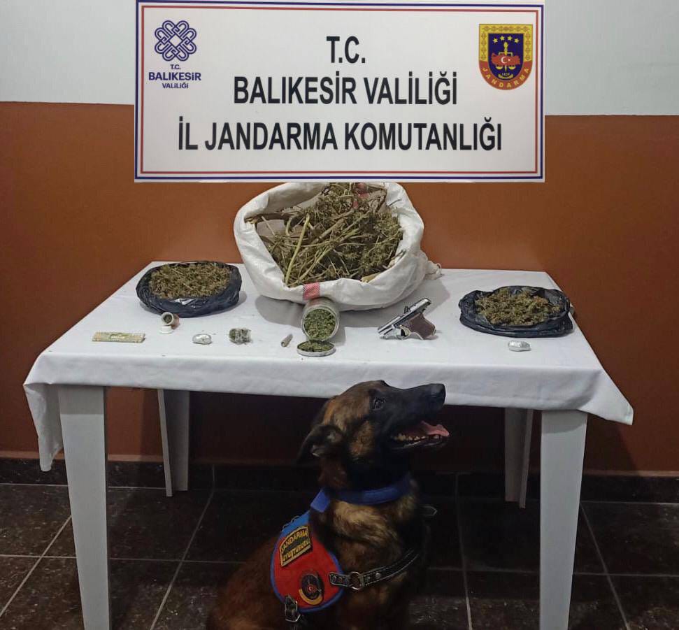 Balıkesir İl Jandarma Komutanlığı, uyuşturucu madde imal ve ticareti yapan