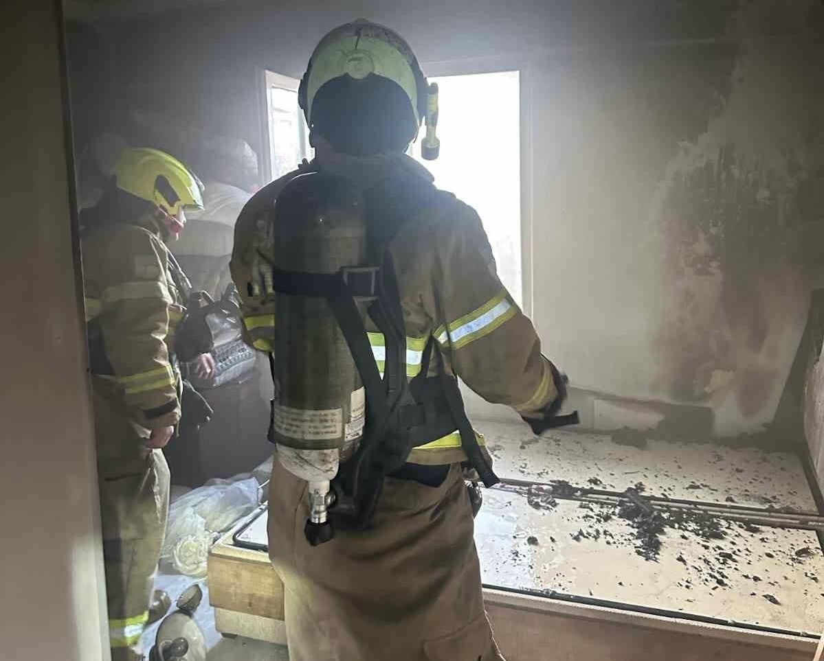 Balıkesir’in Bandırma ilçesinde, sobadan çıkan yangın kısa sürede kontrol altına