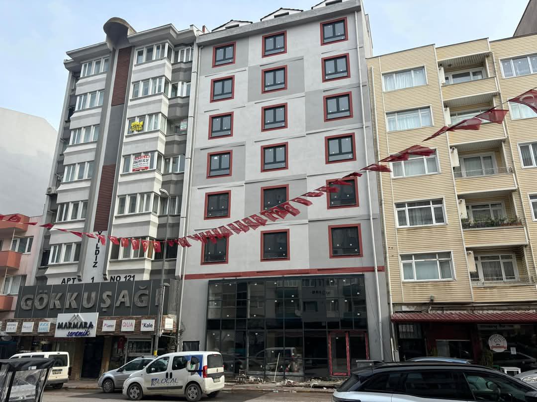 Balıkesir'in Bandırma ilçesinde Bandırma Belediyesi tarafından Ordu Caddesi’nde yapımı devam