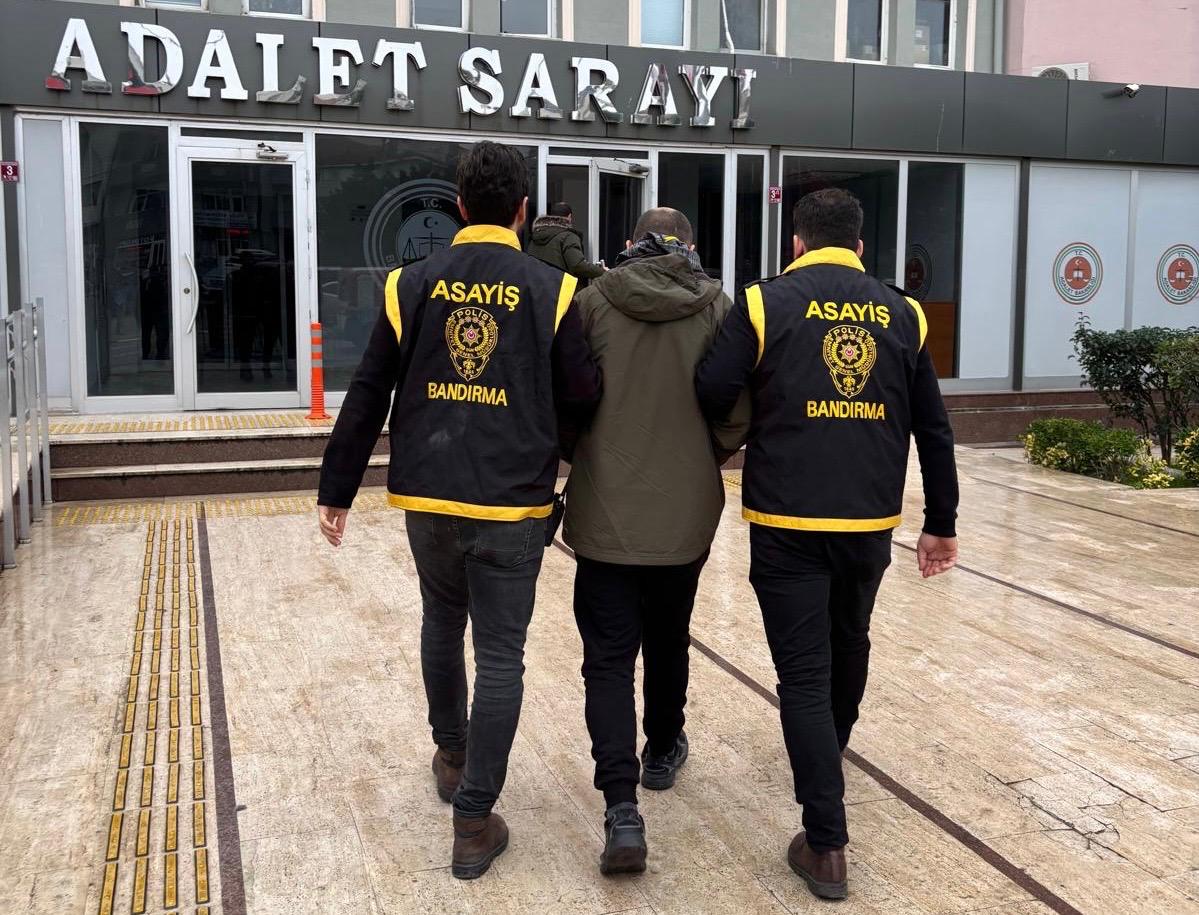 Balıkesir'in Bandırma ilçesinde Emniyet Müdürlüğü Asayiş Büro Amirliği ekipleri, 23