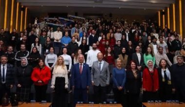 Bandırma Onyedi Eylül Üniversitesi'nde düzenlenen "Plastik Kapaktan Tekerlekli Sandalyeye Yolculuk"