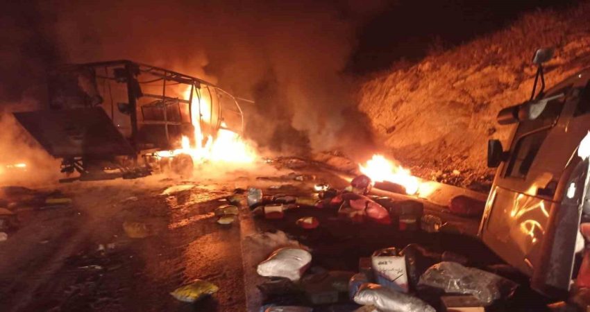 Balıkesir’de otobanda kaza sonrası yangını paniği Balıkesir’in Mecidiye mevkiinde bulunan İzmir-İstanbul otobanında meydana gelen ve 2