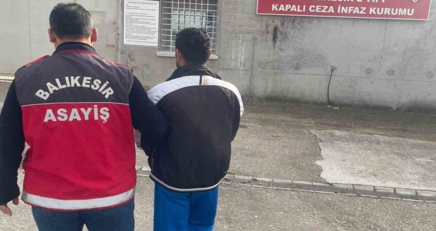 Balıkesir’de polis ekipleri aranan şahıslara yönelik gerçekleştirdiği eş zamanlı operasyonda