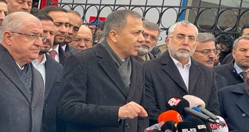Bakanlardan Balıkesir’deki patlamayla ilgili ortak açıklama Balıkesir’in Karesi ilçesindeki mühimmat fabrikasındaki patlama sonrasında İçişleri Bakanı Ali