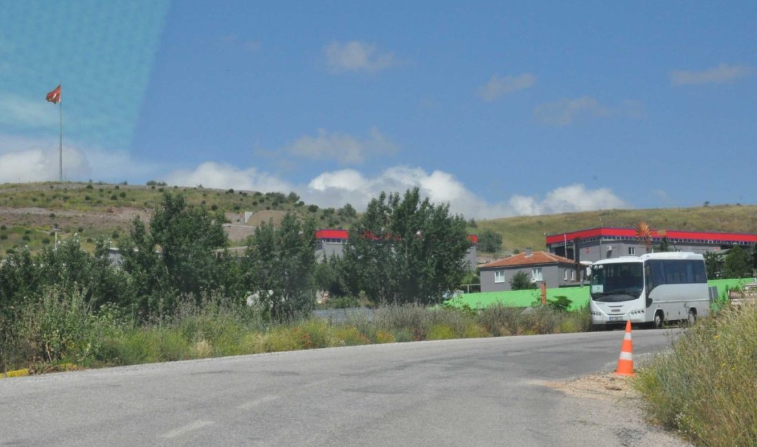 Balıkesir’deki o fabrikada 10 yıl önce de patlama oldu Balıkesir’deki mühimmat fabrikasında meydana gelen patlamada 12 kişi hayatını kaybederken,
