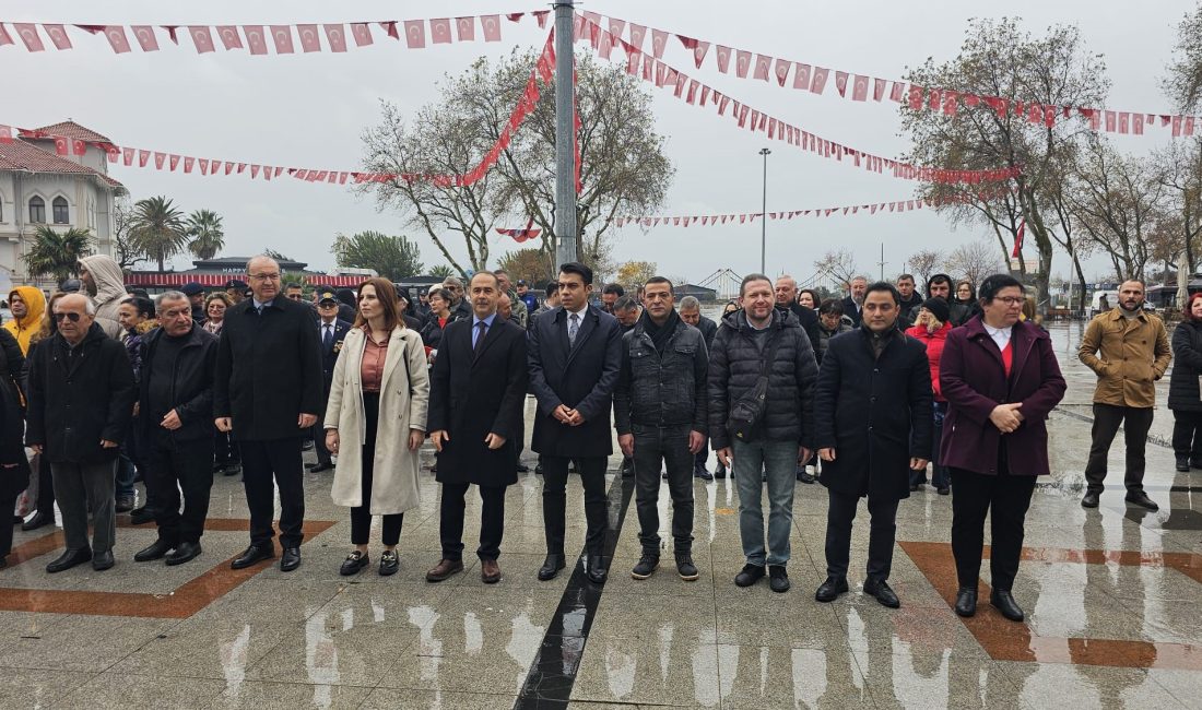 Balıkesir'in Bandırma ilçesinde 3 Aralık Dünya Engelliler Günü Cumhuriyet Meydanındaki