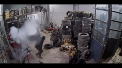 Balıkesir’in Gönen ilçesinde Oto Sanayi Sitesi’nde bulunan bir lastik tamircisinde