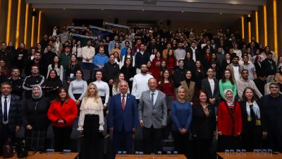 Bandırma Onyedi Eylül Üniversitesi'nde düzenlenen "Plastik Kapaktan Tekerlekli Sandalyeye Yolculuk"