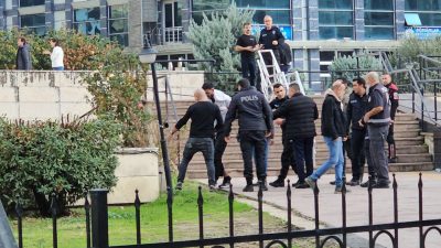 Balıkesir’in Edremit ilçesinde çıkarıldığı mahkemece tutuklanan ve polis ekipleri tarafından