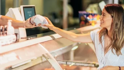 Milyonlarca vatandaşın alım gücü düşerken tavuk fiyatları da tırmanışta. 2015