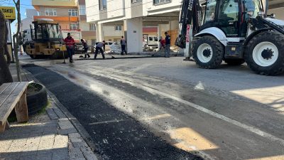 Balıkesir’in Bandırma ilçesinde, Belediye Fen İşleri Müdürlüğü ekipleri tarafından yol