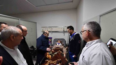 Balıkesir’in Gönen ilçesinde, Taştepe mevkiinde meydana gelen servis aracı kazasında