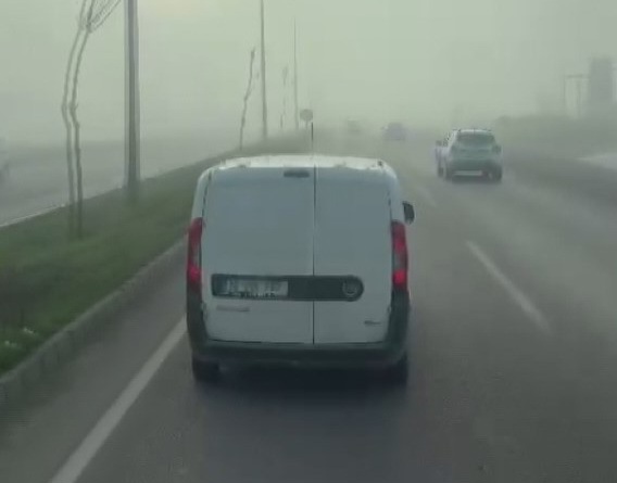 Balıkesir’de 5 yaralının bulunduğu kaza ihbarına giden itfaiyeyi sol şeritten