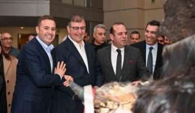 Balıkesir Büyükşehir Belediye Başkanı Ahmet Akın, İzmir Balıkesirliler Derneği’nin düzenlediği