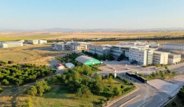 Balıkesir Büyükşehir Belediyesi’ne bağlı olarak Bandırma Onyedi Eylül Üniversitesi’nde hizmet