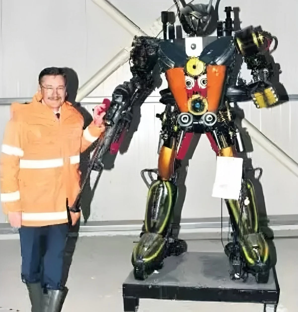 Melih Gökçek kendisi için konuşan robot yaptırdı Ankapark için üretilen