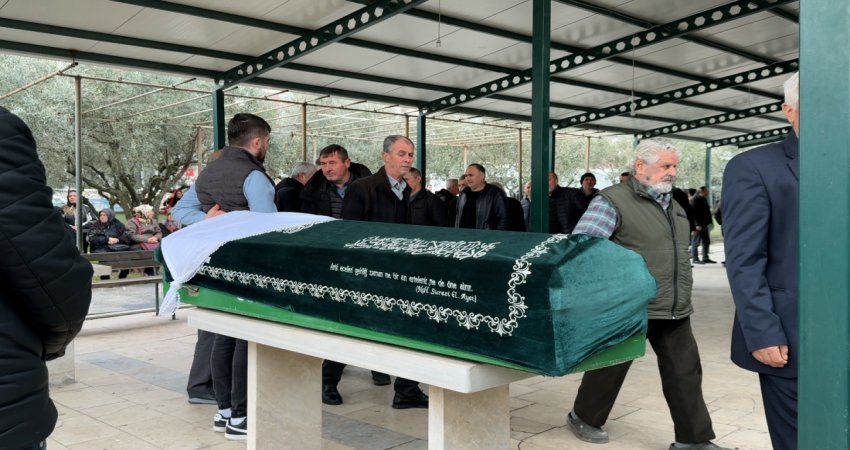 Gönen’deki içşi servisi kazasında hayatını kaybeden Zülfiye Ercan toprağa verildi Balıkesir’in Gönen ilçesinde 12 Ocak’ta meydana gelen servis kazasında yaralanan