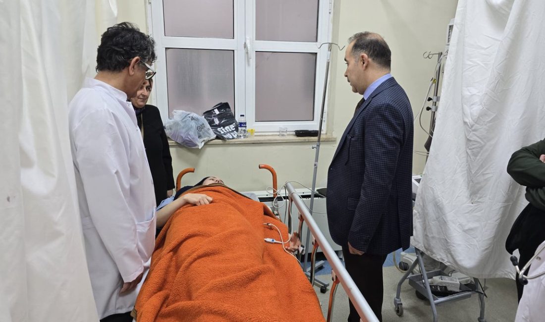 Bandırma Kaymakamı Engin Aksakal, Gönen’deki Trafik Kazasında Yaralananları Ziyaret Etti Balıkesir’in Gönen ilçesi Taştepe mevkiinde meydana gelen ve Adin Fabrikası’na