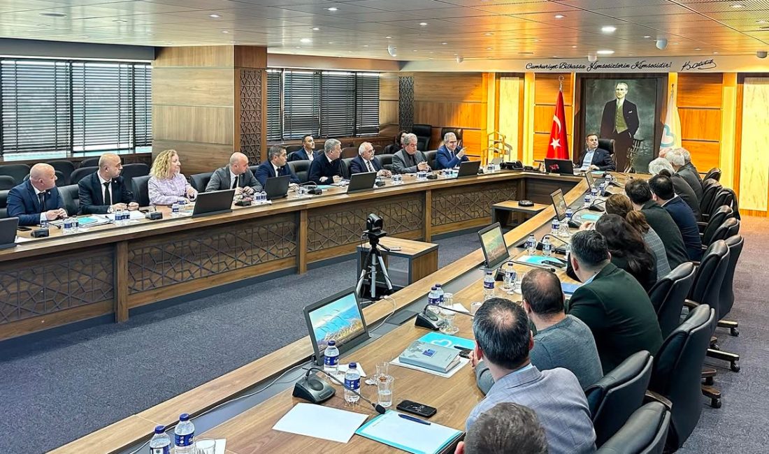 Bandırma Belediye Başkanı Dursun Mirza, İş Birliği Toplantısında Bandırma İçin Ortak Adımlar Attı Bandırma Belediye Başkanı Dursun Mirza, Büyükşehir Belediye Başkanı Ahmet Akın,