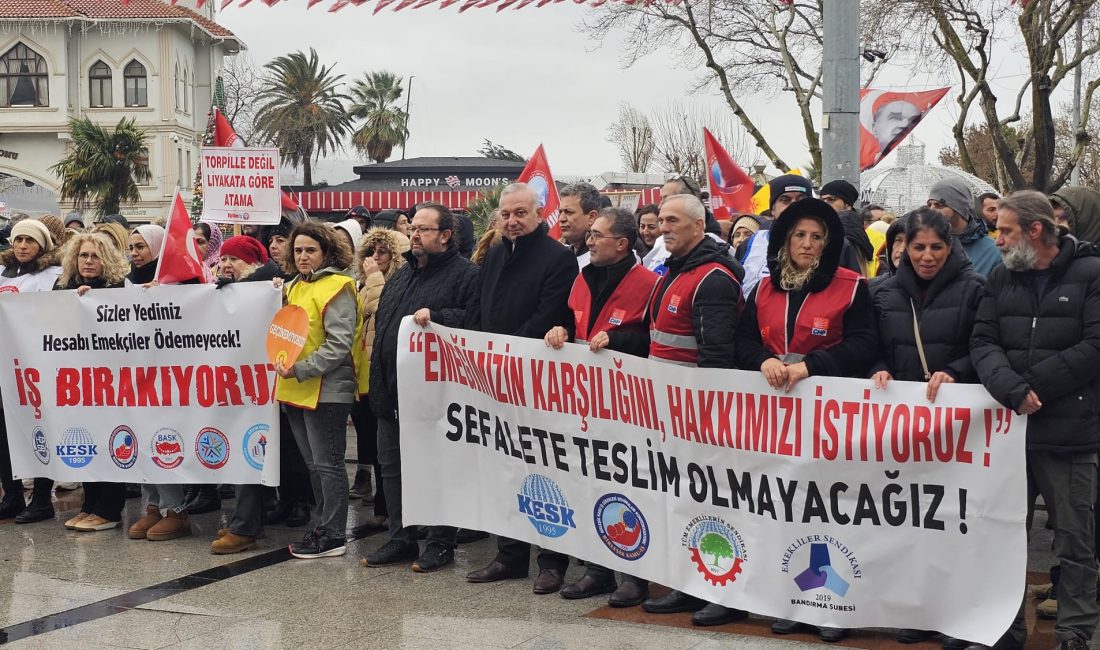 Bandırma’da Kamu Çalışanlarından İş Bırakma Eylemi Bandırma’da kamu çalışanları, ekonomik ve özlük haklarının iyileştirilmesi talebiyle iş