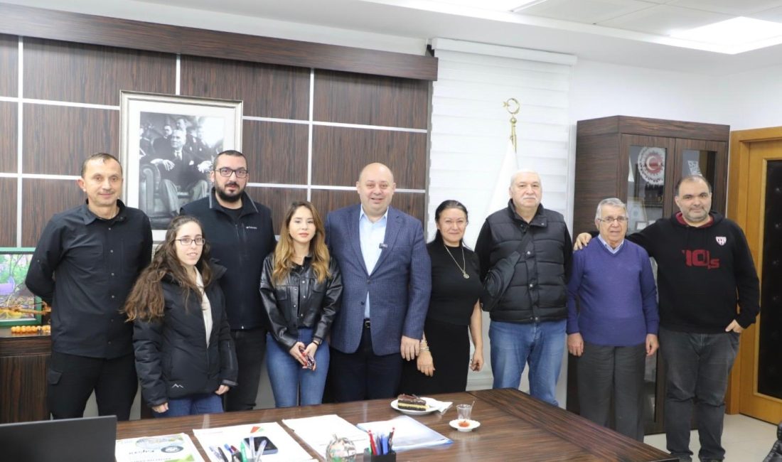 Başkan İbrahim Palaz, 10 Ocak Çalışan Gazeteciler Günü Vesilesi İle Bölge Basınıyla Buluştu: Gönen İçin Yeni Projeler Yolda Gönen Belediye Başkanı İbrahim Palaz, 10 Ocak Çalışan Gazeteciler Günü