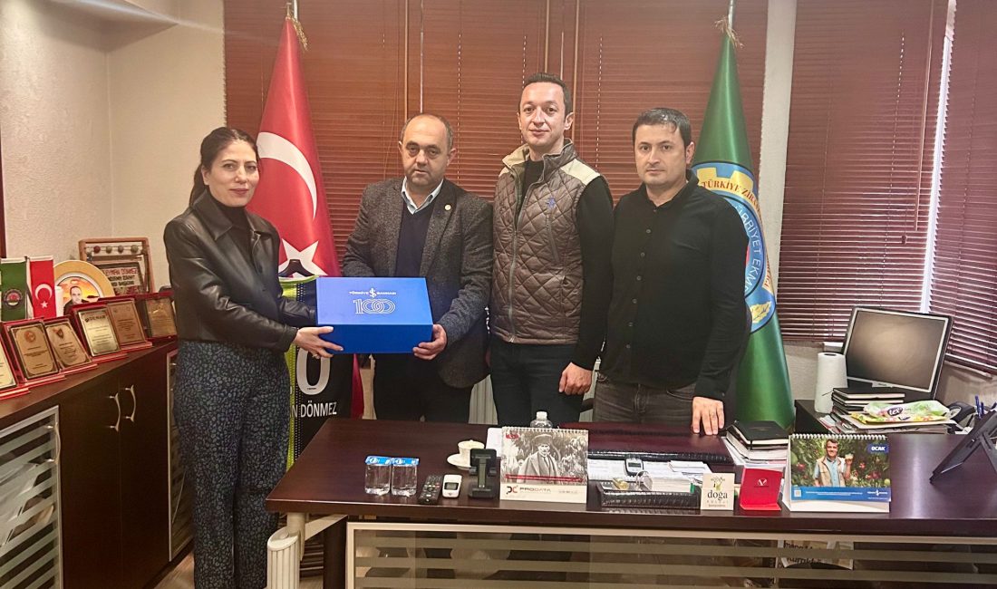 Türkiye İş Bankası’ndan Bandırma Ziraat Odası’na Anlamlı Ziyaret Türkiye İş Bankası Bandırma Şube Müdürü Gülşen Akdağ, Balıkesir Bölge