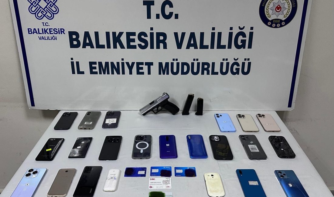 Erdek’te sahte ilan çetesi çökertildi: 3 milyonluk vurgun son buldu Balıkesir Asayiş Şube Müdürlüğü Dolandırıcılık Büro Amirliği ekipleri, internet siteleri