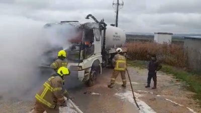 Balıkesir’in Bandırma ilçesine bağlı Doğruca kırsalında meydana gelen vidanjör yangını,