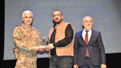 Balıkesir Gazeteciler Cemiyeti tarafından düzenlenen Hasan Basri Çantay Gazetecilik Başarı