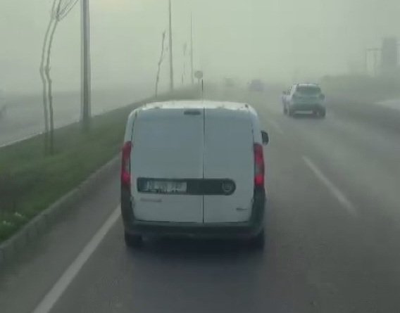 Can kurtarmaya giden itfaiyecilere yol vermedi, 993 TL cezai işlem uygulandı Balıkesir’de 5 yaralının bulunduğu kaza ihbarına giden itfaiyeyi sol şeritten