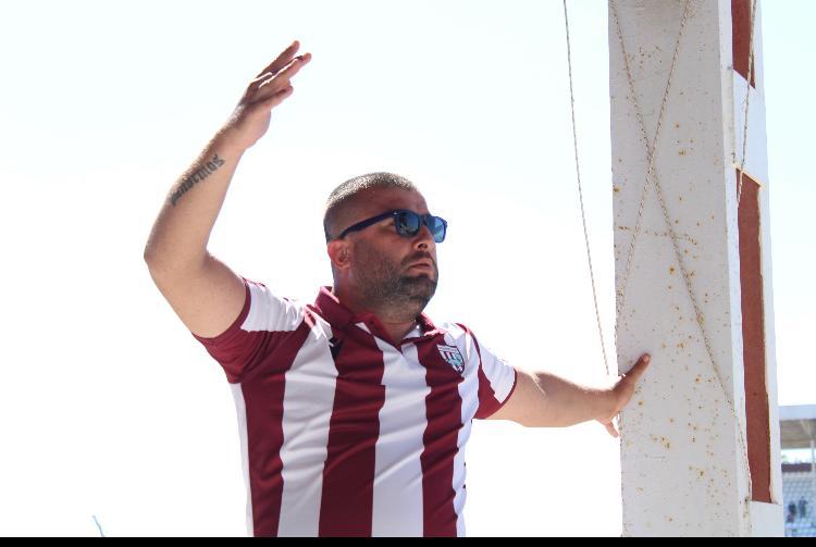 Özgün Eren, Bandırma Taraftarlar Derneği Başkanlığına adaylığını açıkladı Bandırmaspor tribünlerinin sevilen ismi ve Bordo Beyazlı camianın önder isimlerinden