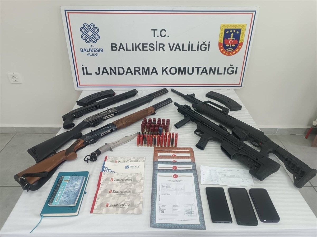 Balıkesir’de jandarma ekipleri vatandaşlara zorla boş senet imzalatarak yüksek faizlerle