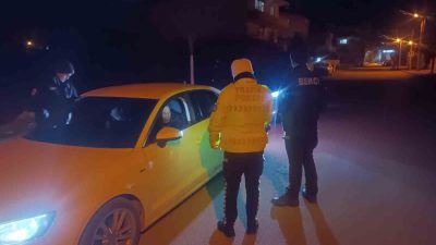 Balıkesir’de polis ekipleri il genelinde gerçekleştirdiği denetimlerde aranma kaydı bulunan