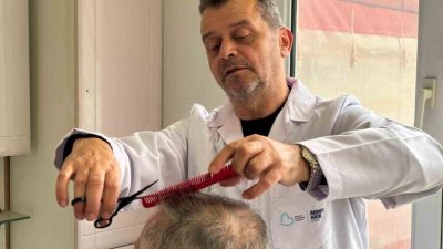 Balıkesir Büyükşehir Belediyesi özellikle kırsal bölgelerde yaşayan ve berberlere ulaşamayan